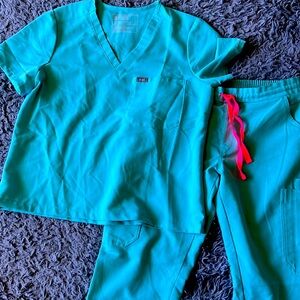 Figs scrub set 🌟 S top, XS-P bottom